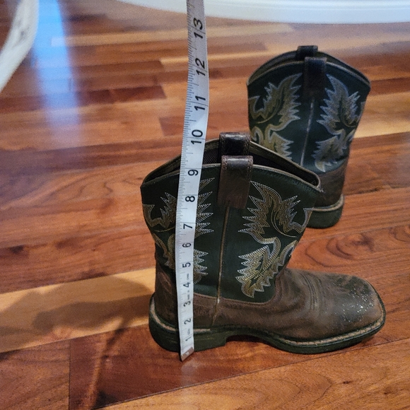 Ariat Boots, Size 3.5 - Picture 15 of 15